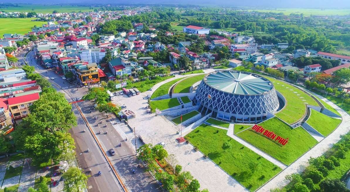 Điện Biên – Vùng đất lịch sử giữa mùa hoa ban trắng (Nguồn: Traveloka) Điện Biên – Vùng đất lịch sử giữa mùa hoa ban trắng (Nguồn: Traveloka)