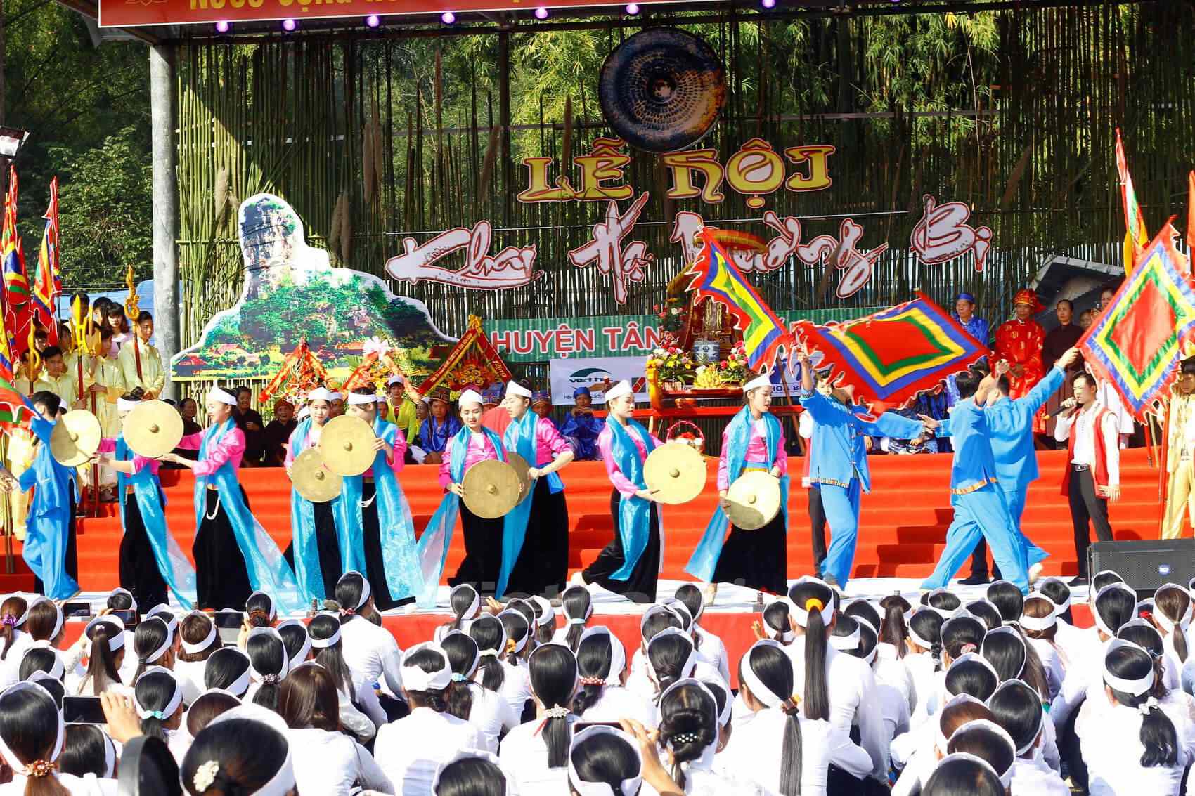 Giới thiệu về lễ hội Khai hạ Dân tộc Mường (Nguồn: Du lịch Tây Bắc) Giới thiệu về lễ hội Khai hạ Dân tộc Mường (Nguồn: Du lịch Tây Bắc)