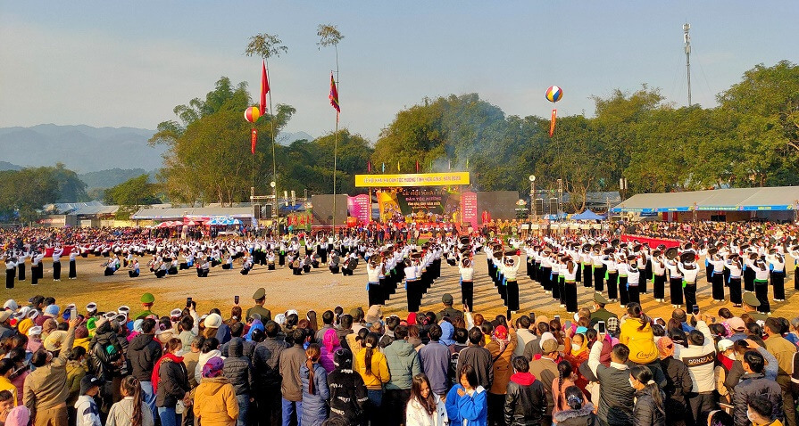 Lệ hội Khai Hạ sôi động với loạt trò chơi dân gian truyền thống (Nguồn: UBND tỉnh Hòa Bình) Lệ hội Khai Hạ sôi động với loạt trò chơi dân gian truyền thống (Nguồn: UBND tỉnh Hòa Bình)