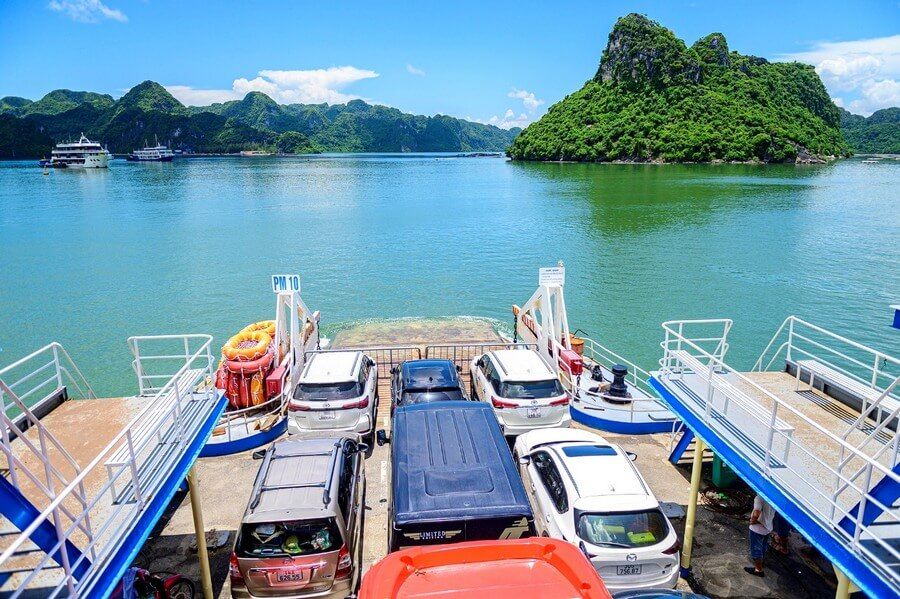 Đi từ Cát Bà đến Hải Phòng bằng phà (Nguồn: Onevivu) Đi từ Cát Bà đến Hải Phòng bằng phà (Nguồn: Onevivu)