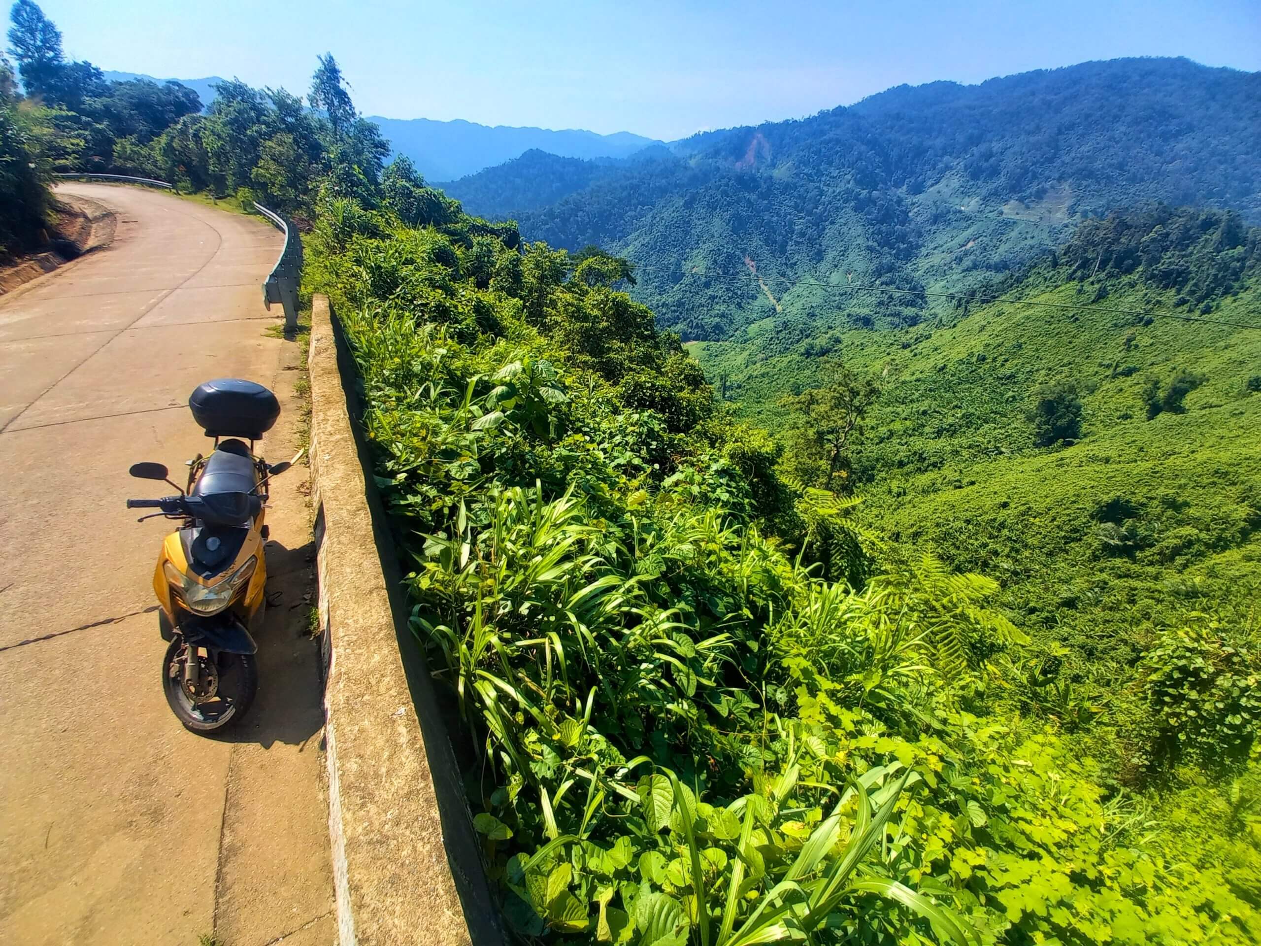 Di chuyển từ Pù Luông đến Mai Châu qua đường mòn Hồ Chí Minh