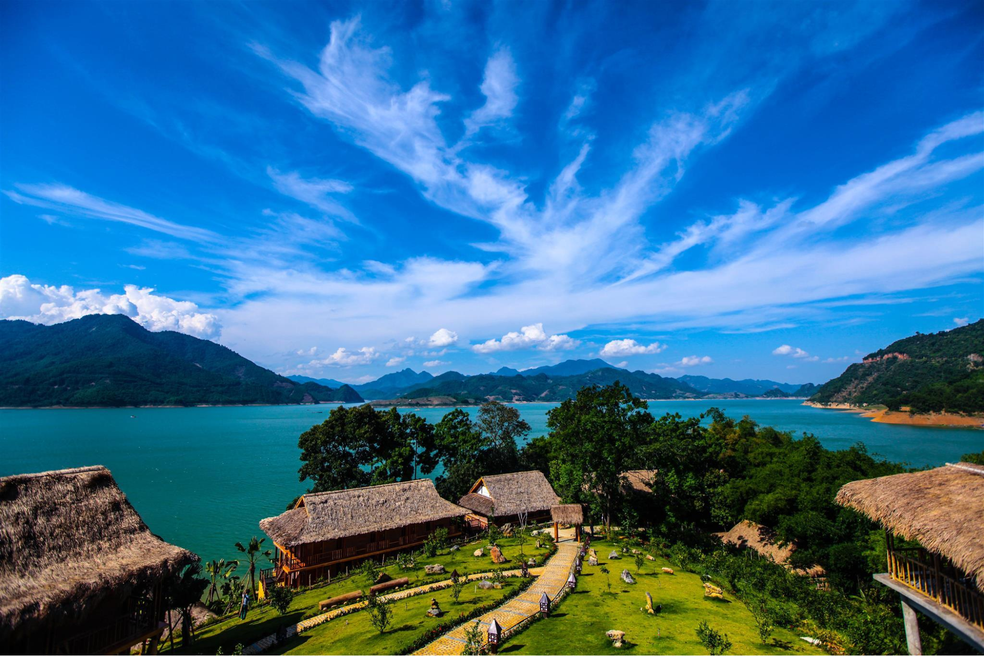 Mai Chau Hideaway Lake Resort