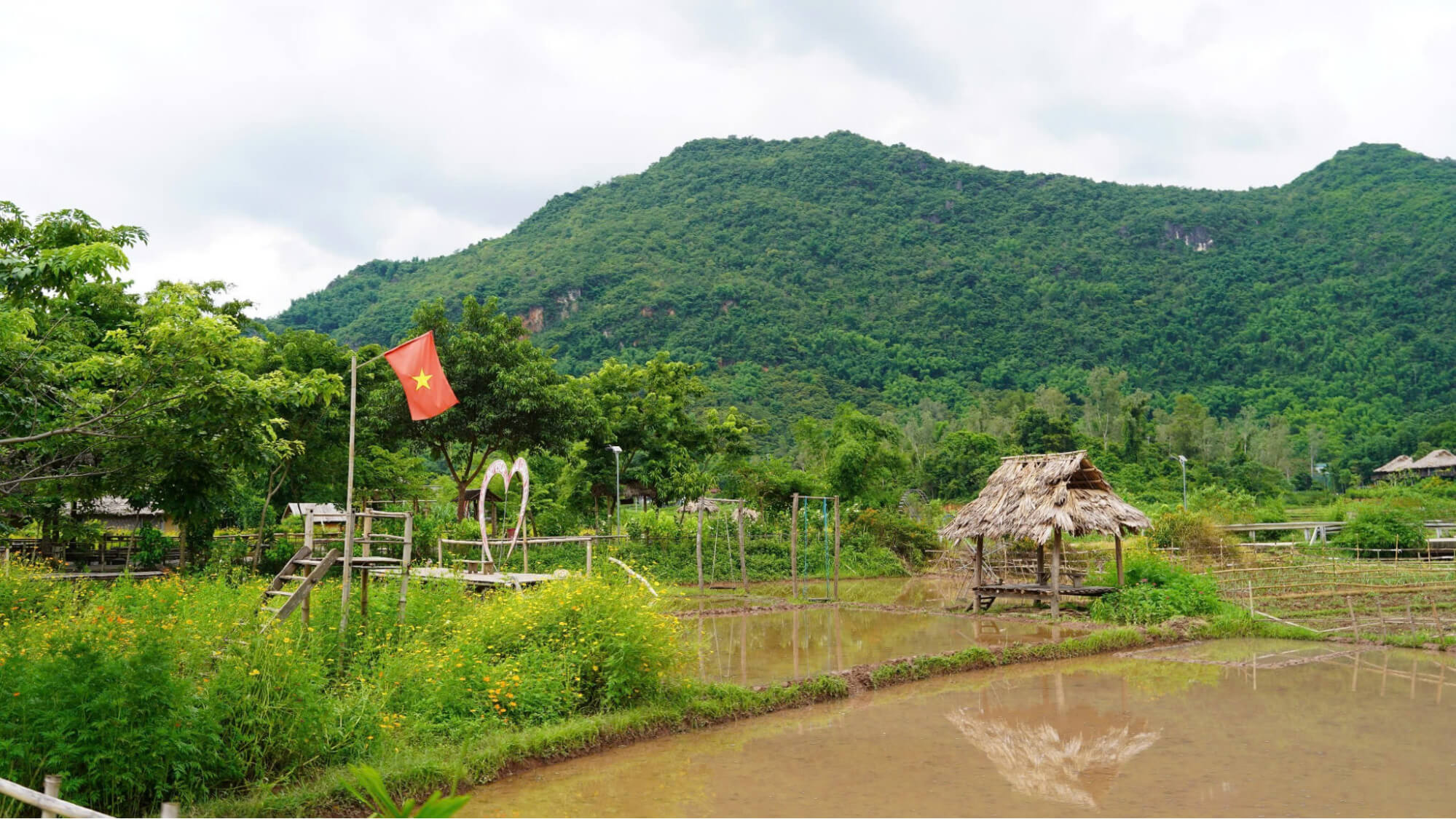 Bản Nhót mang đến cho du khách không gian yên tĩnh và bình dị Bản Nhót mang đến cho du khách không gian yên tĩnh và bình dị