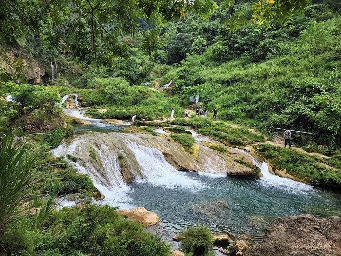 Suối nước nóng Chiềng Yên là nơi lý tưởng để thư giãn sau những ngày dài mệt mỏi Suối nước nóng Chiềng Yên là nơi lý tưởng để thư giãn sau những ngày dài mệt mỏi