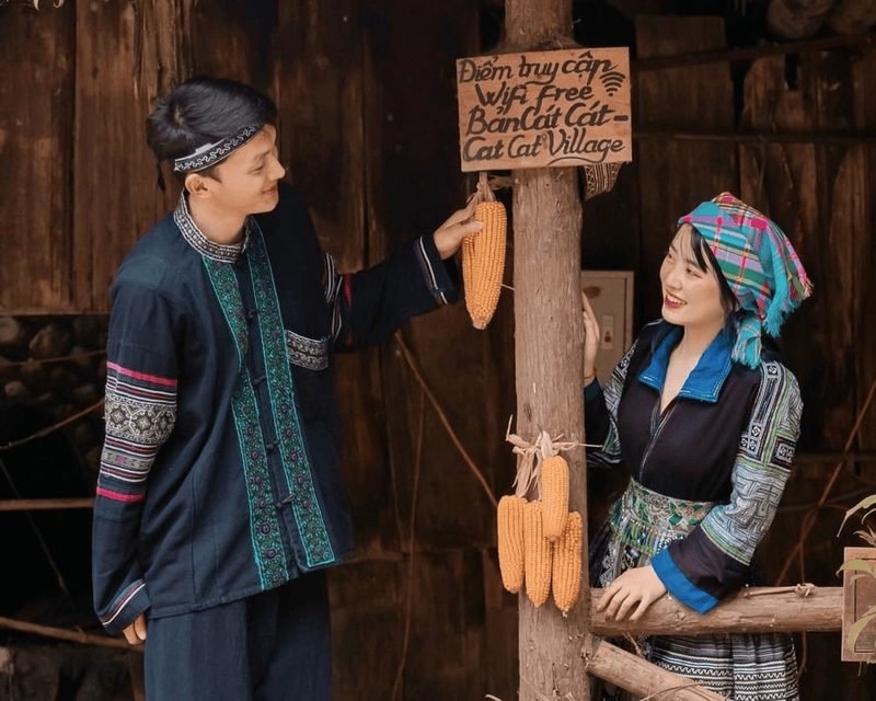 Nguồn gốc và ý nghĩa của trang phục truyền thống người Mông