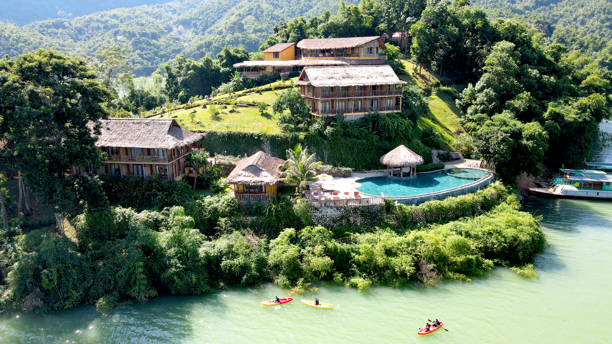 Car rental price list at Mai Chau Hideaway Lake Resort Car rental price list at Mai Chau Hideaway Lake Resort