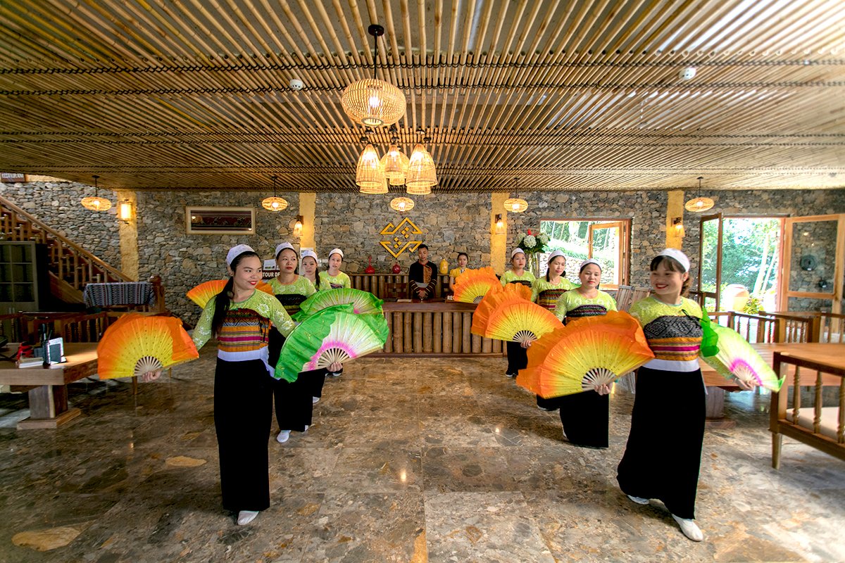 Trải nghiệm văn hóa đặc sắc tại Mai Chau Hideaway Lake Resort