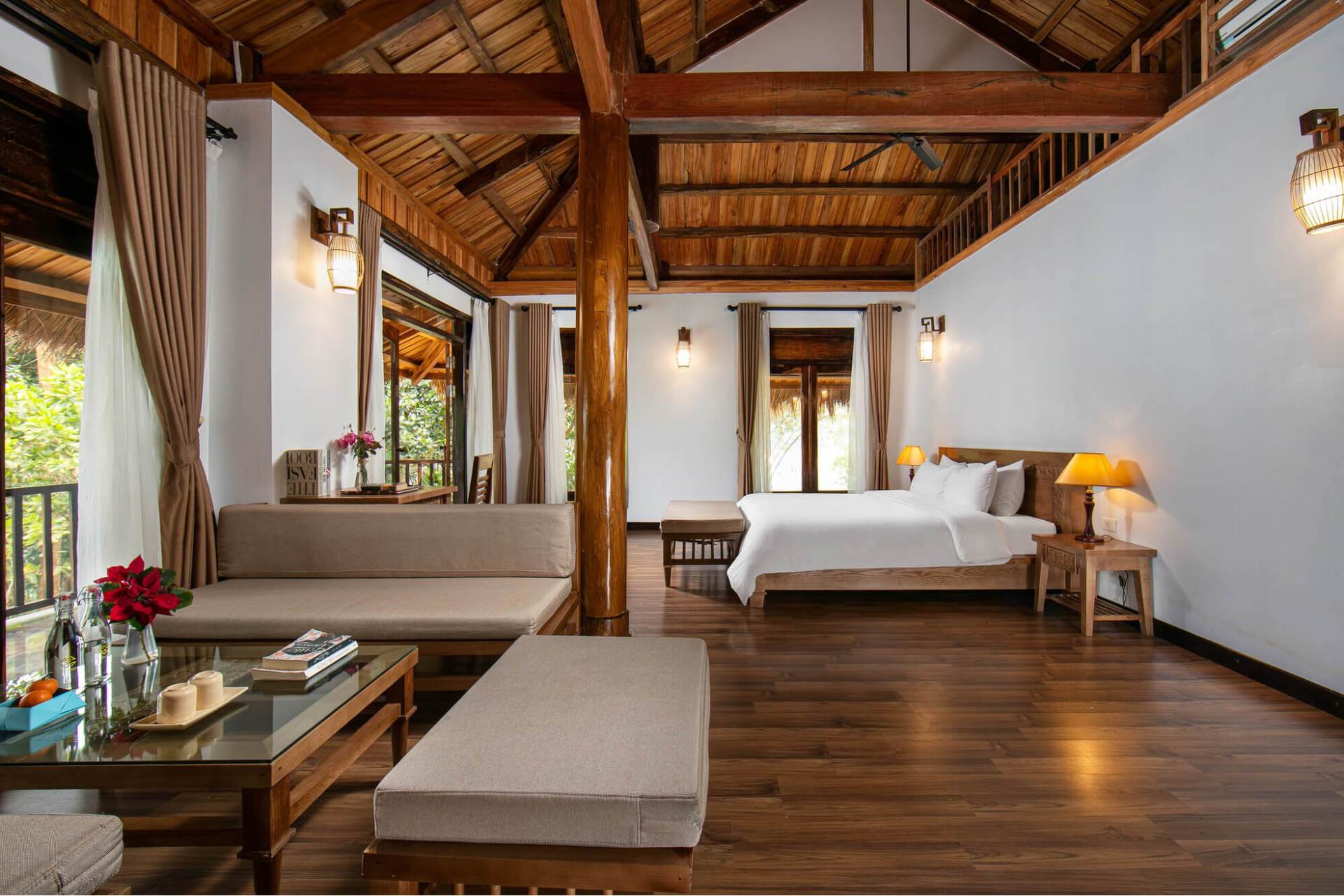 For a complete and comfortable experience, visitors can stay at Mai Chau Hideaway Lake Resort - a place close to the villages with modern amenities, perfectly blending luxury accommodation with the feeling of living amidst nature.