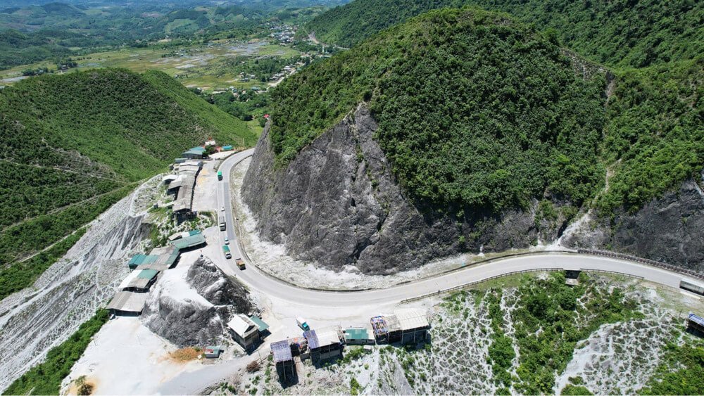 Đèo Thung Khe điểm check-in quen thuộc trên đường vào Mai Châu Đèo Thung Khe điểm check-in quen thuộc trên đường vào Mai Châu