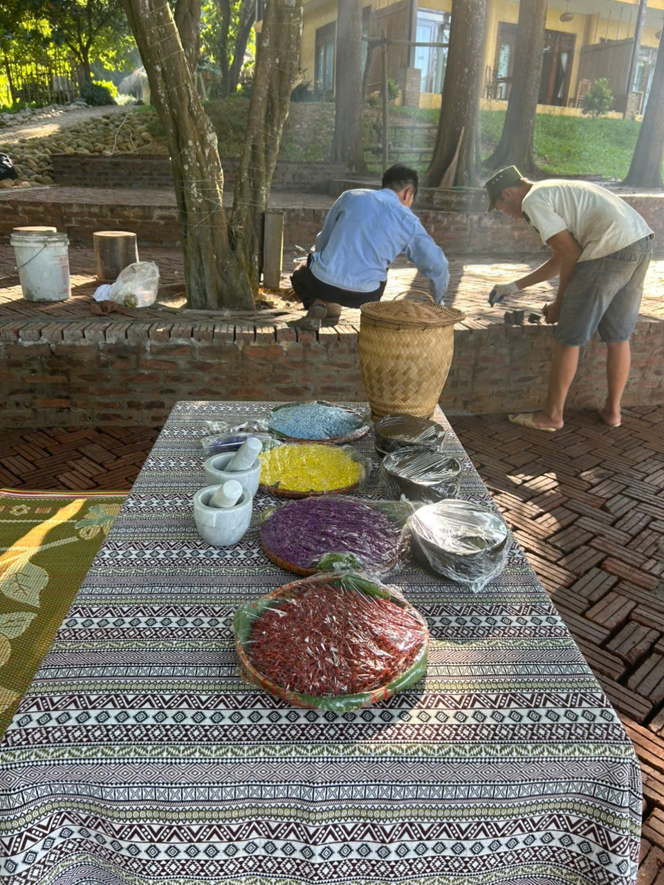 Cooking class at Mai Chau Hideaway Lake Resort Cooking class at Mai Chau Hideaway Lake Resort