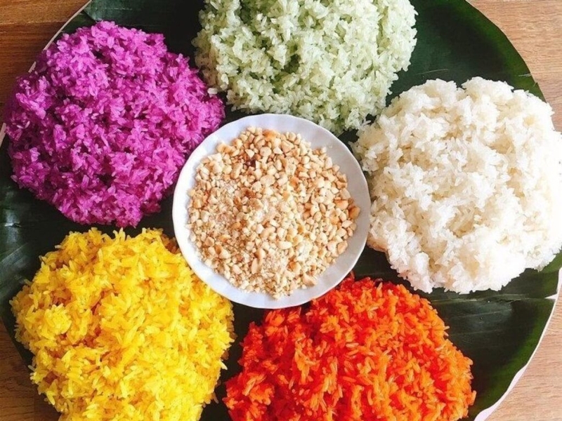 Xôi nếp nương ngũ sắc là đặc sản của Mai Châu, Phú Thọ Xôi nếp nương ngũ sắc là đặc sản của Mai Châu, Phú Thọ