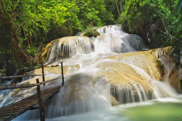Không gian tại Thác Hiêu Pù Luông  (nguồn: Lữ Hành Việt Nam)